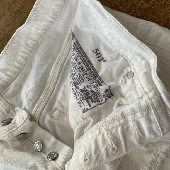 Levi’s | 501 original white shorts - Picture 2 of 4